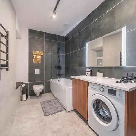 Old Town Stylish With Spacious Bathroom Apartament