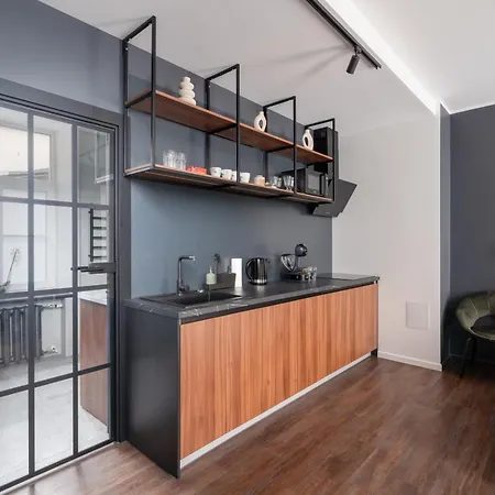 Old Town Stylish With Spacious Bathroom *