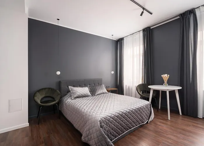 Old Town Stylish With Spacious Bathroom Apartment