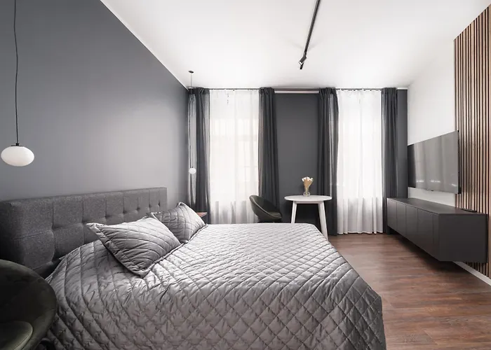 Old Town Stylish With Spacious Bathroom Apartment