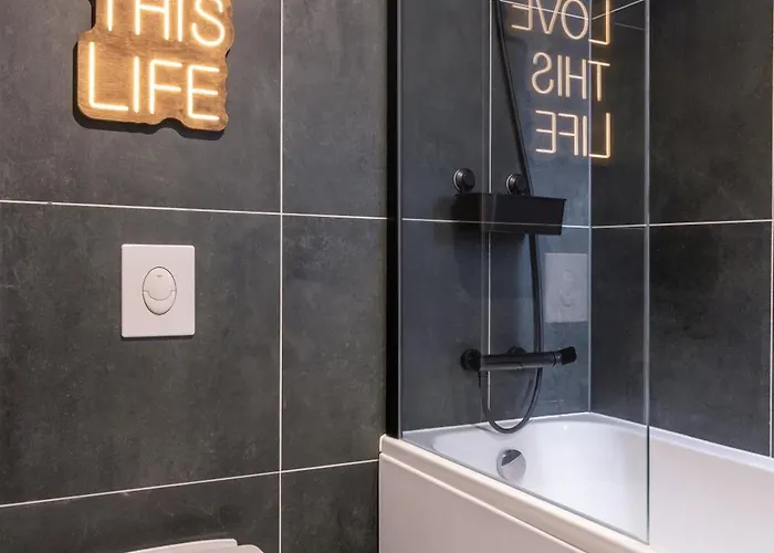 Old Town Stylish With Spacious Bathroom Рига