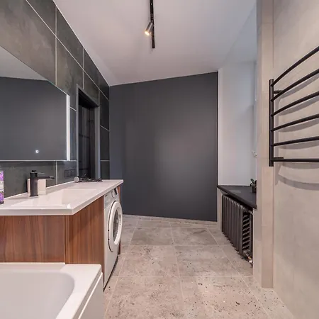 Old Town Stylish With Spacious Bathroom 아파트 리가