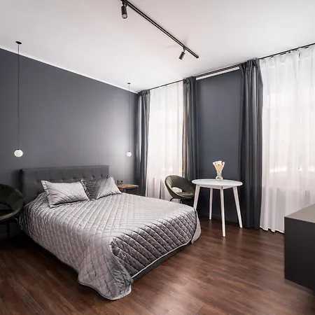 아파트 Old Town Stylish With Spacious Bathroom