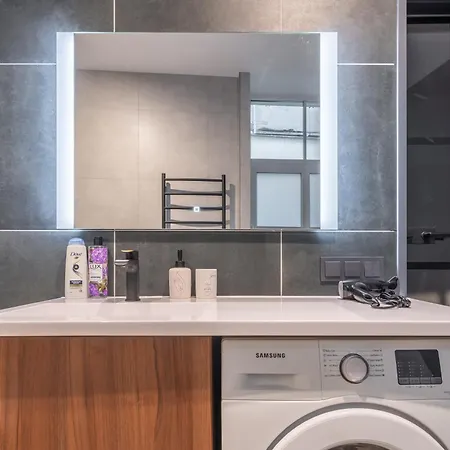 Old Town Stylish With Spacious Bathroom 아파트